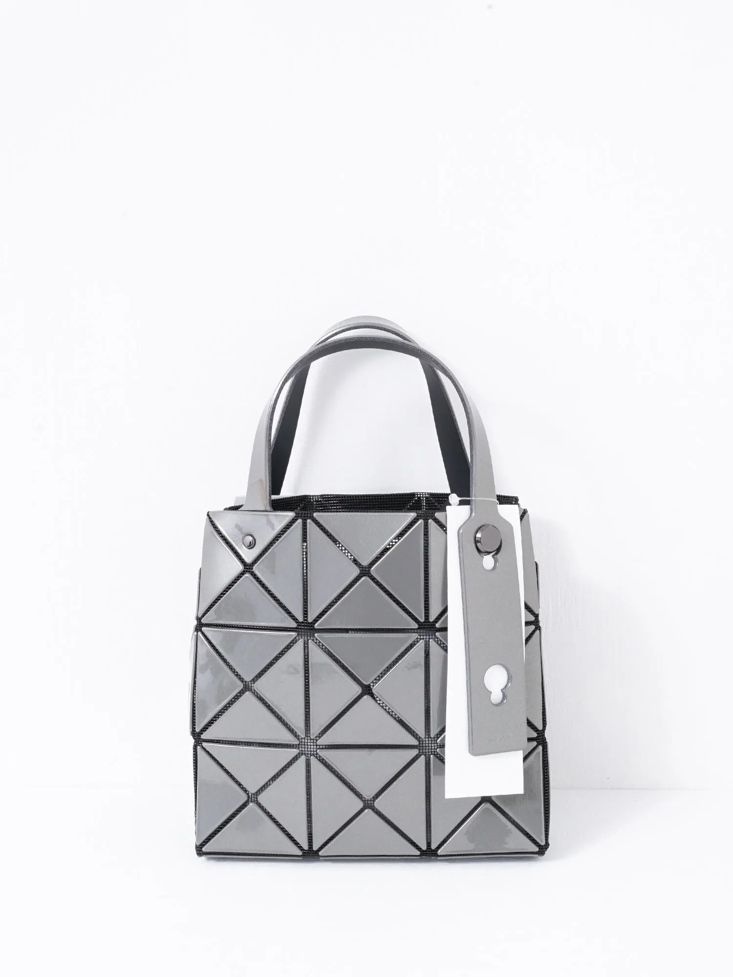 CARAT_94-GUNMETAL_BB38AG610