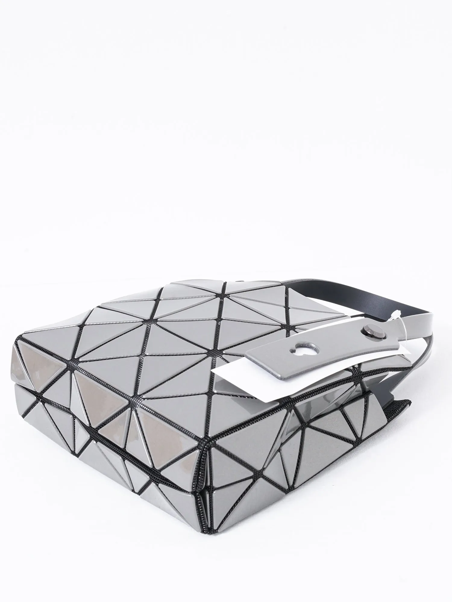 CARAT_94-GUNMETAL_BB38AG610