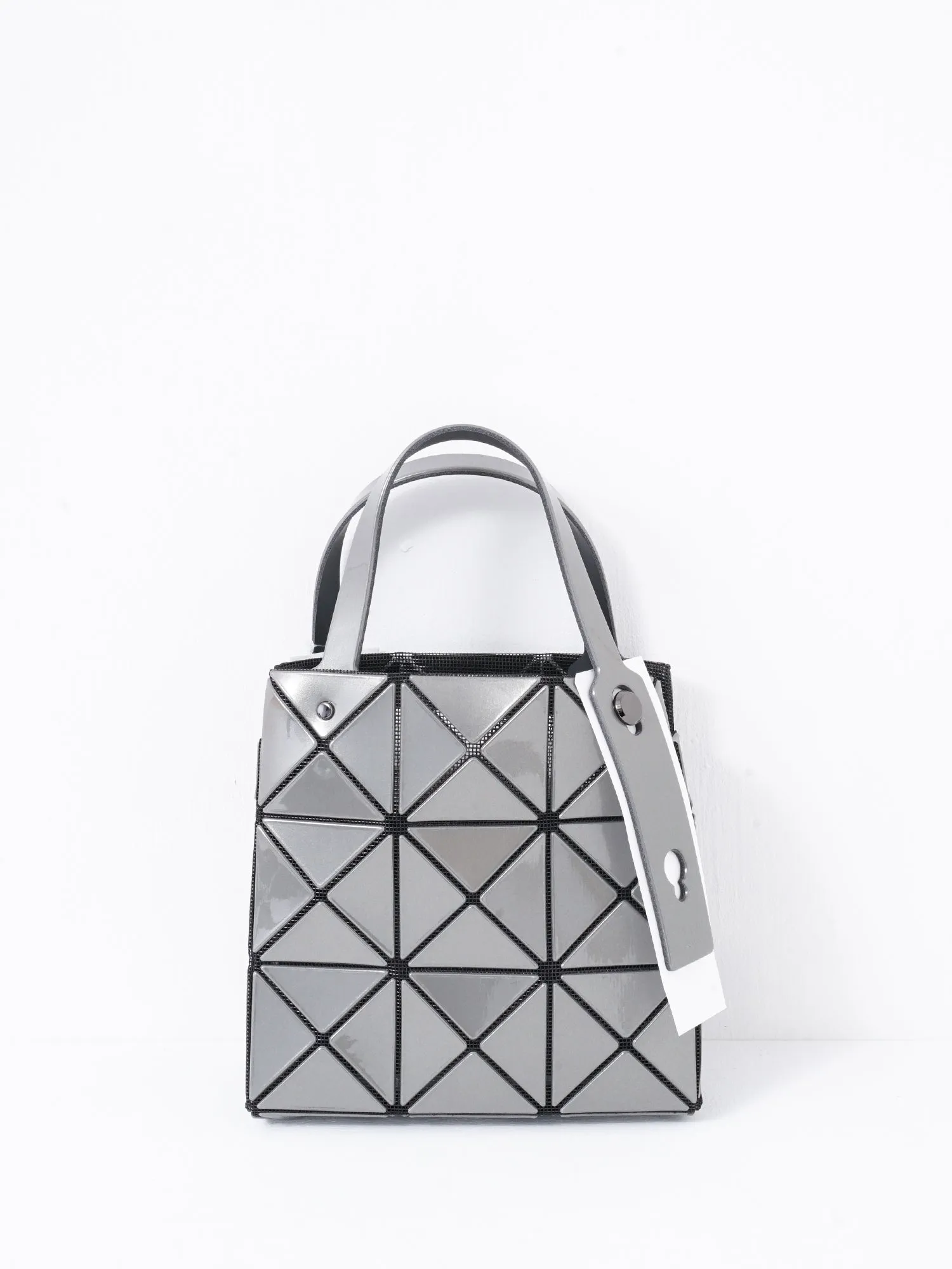 CARAT_94-GUNMETAL_BB38AG610