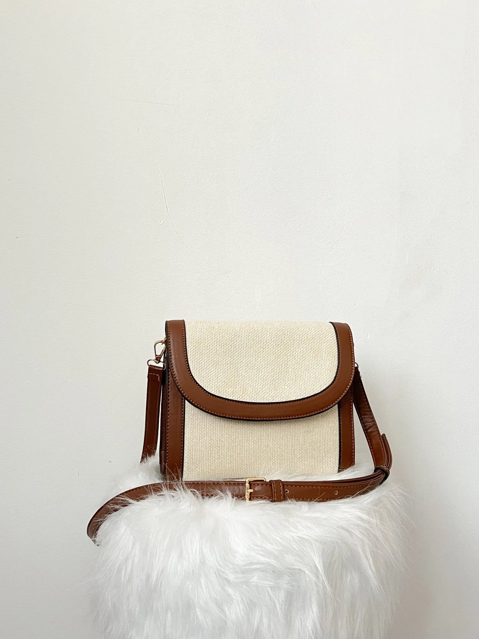 Love Linen Crossbody
